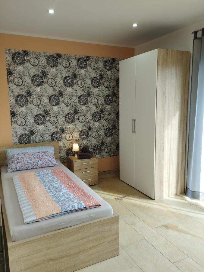 Rk Birnbaum Apartment *